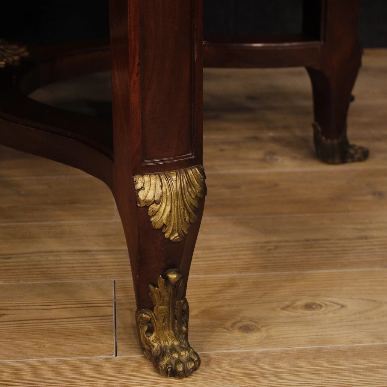 Mahogany extendable table with inlay and bronze details, 1930s 4