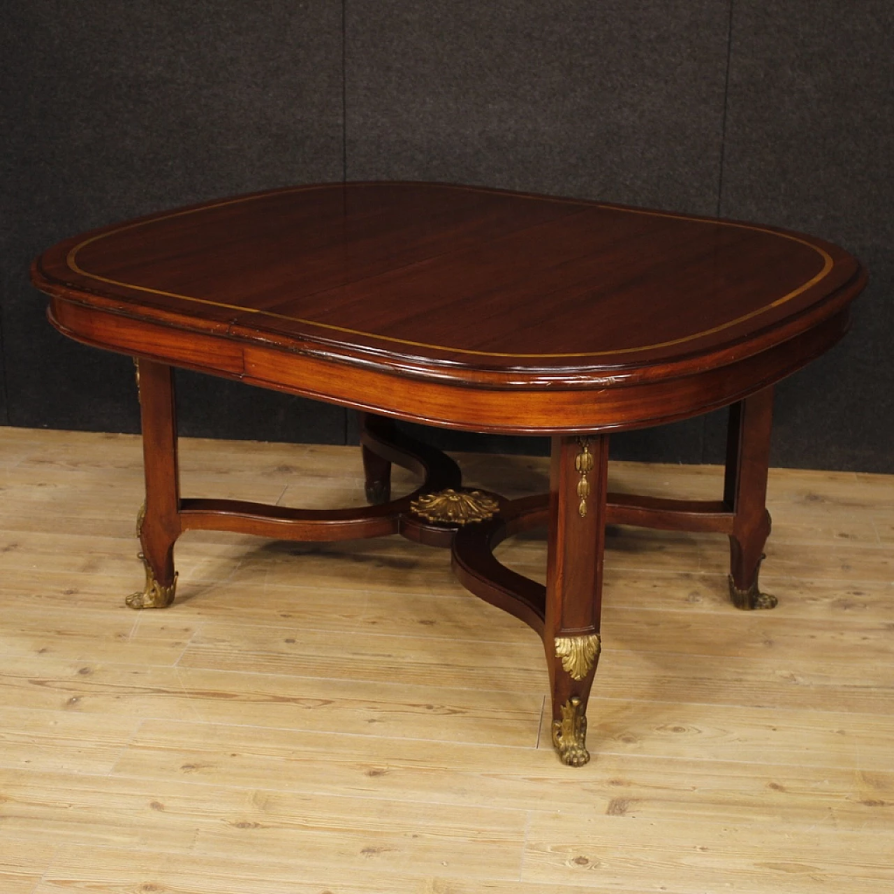 Mahogany extendable table with inlay and bronze details, 1930s 6