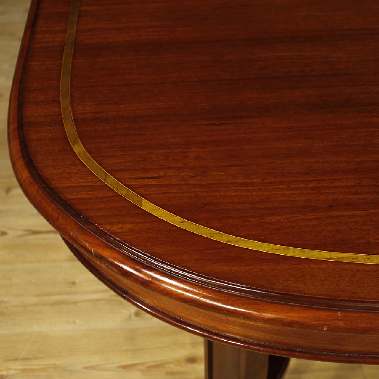 Mahogany extendable table with inlay and bronze details, 1930s 7