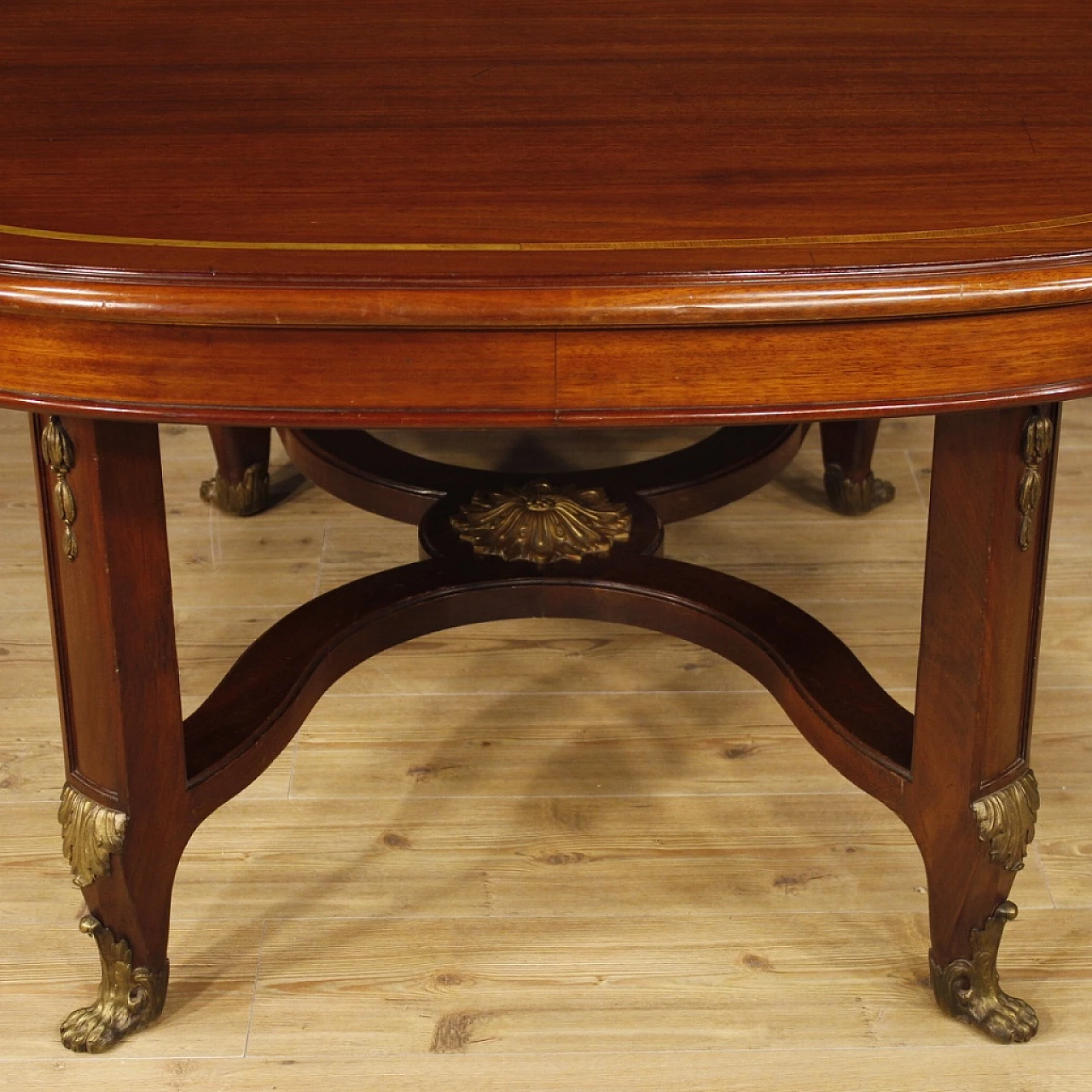 Mahogany extendable table with inlay and bronze details, 1930s 10