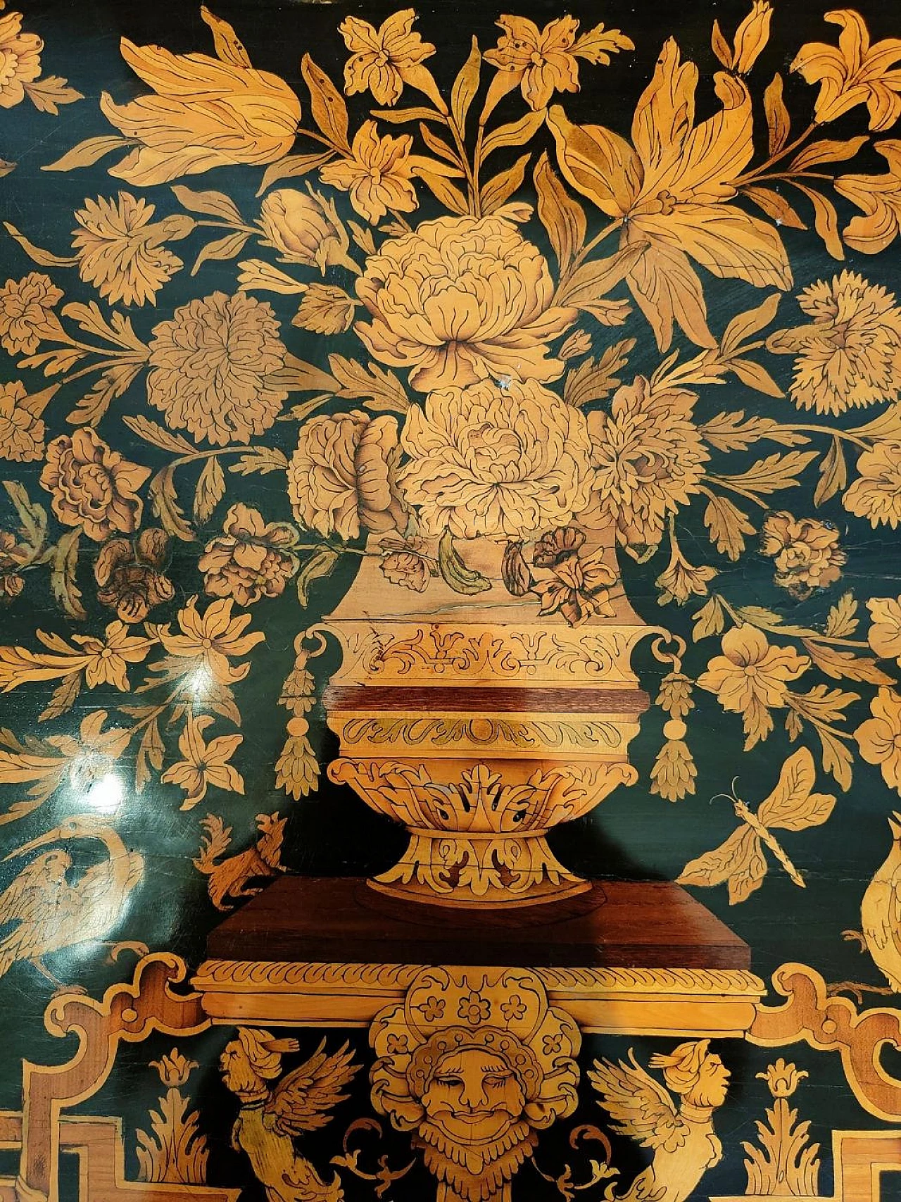 Inlaid desk with floral and animals depictions and applications in gilded bronze, 19th century 1