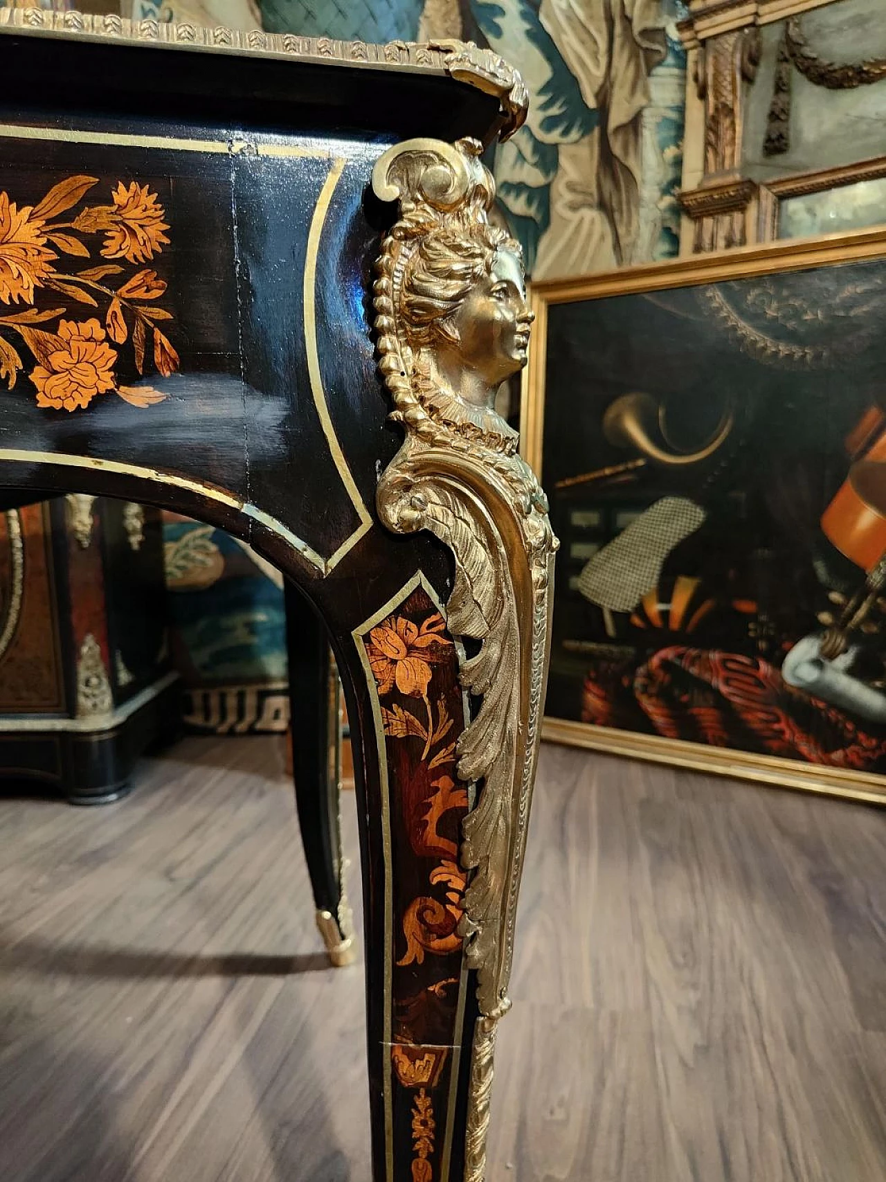 Inlaid desk with floral and animals depictions and applications in gilded bronze, 19th century 4