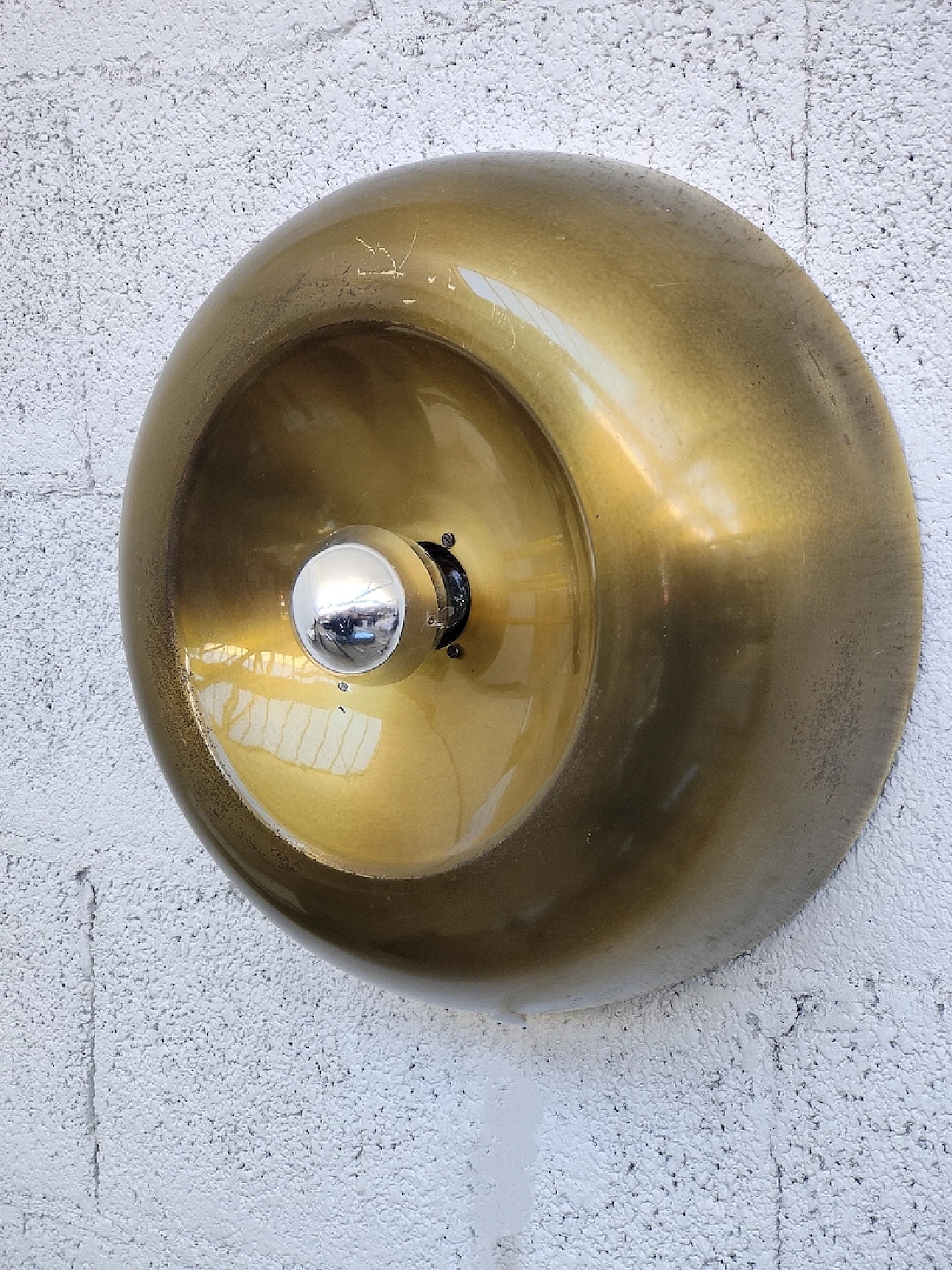 Pair of round brass wall lights, 1960s 8