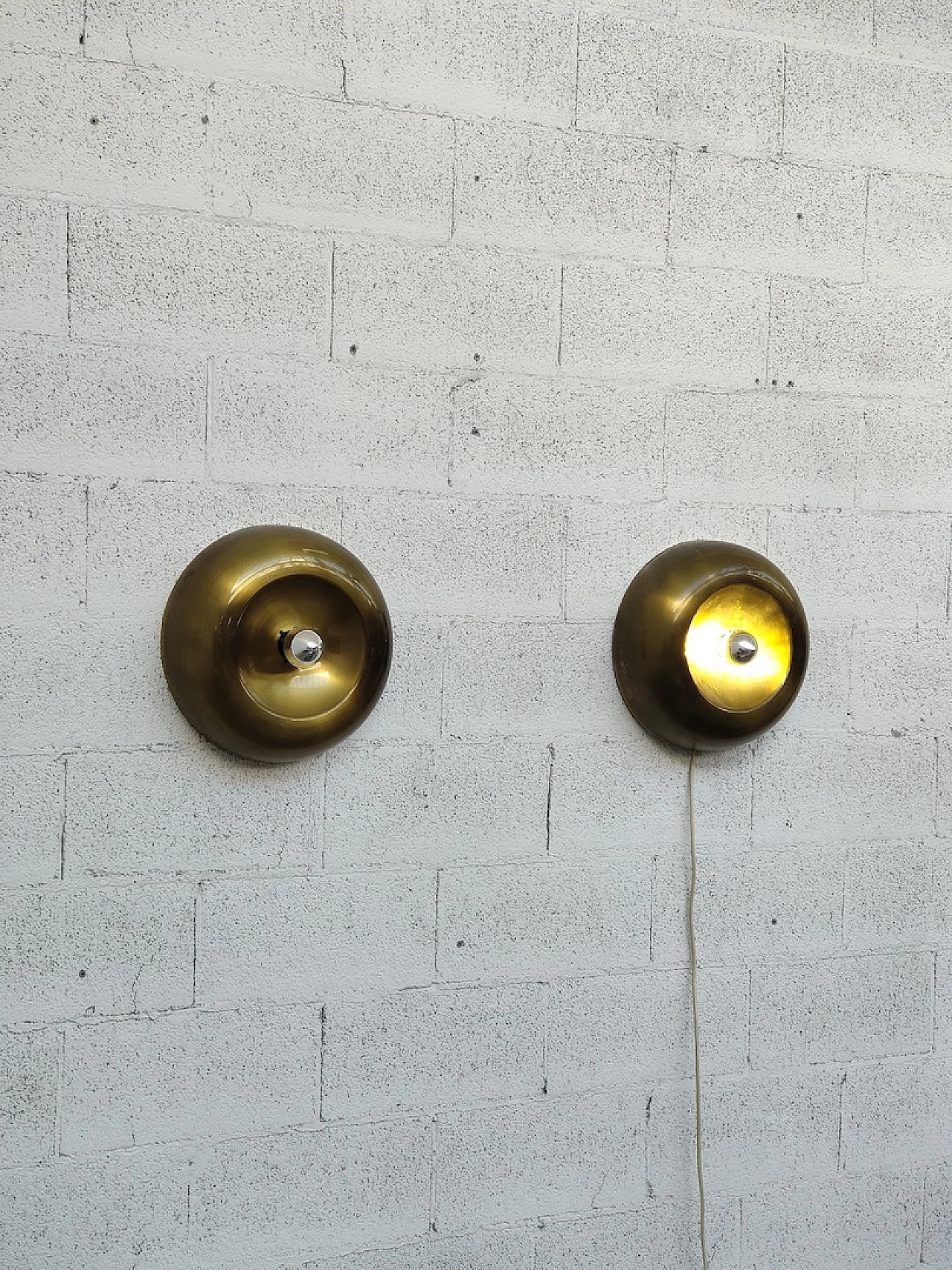 Pair of round brass wall lights, 1960s 10