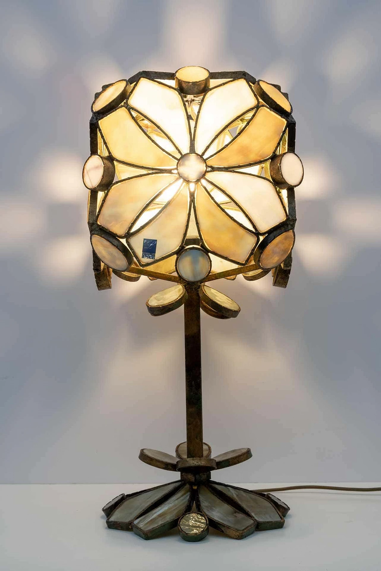 Brutalist table lamp in glass paste and wrought iron by Longobardi, 1970s 4