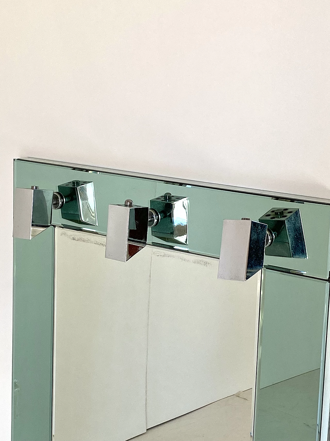 Specchio con cornice in vetro color acqua marina e tre punti luce, anni '60 3