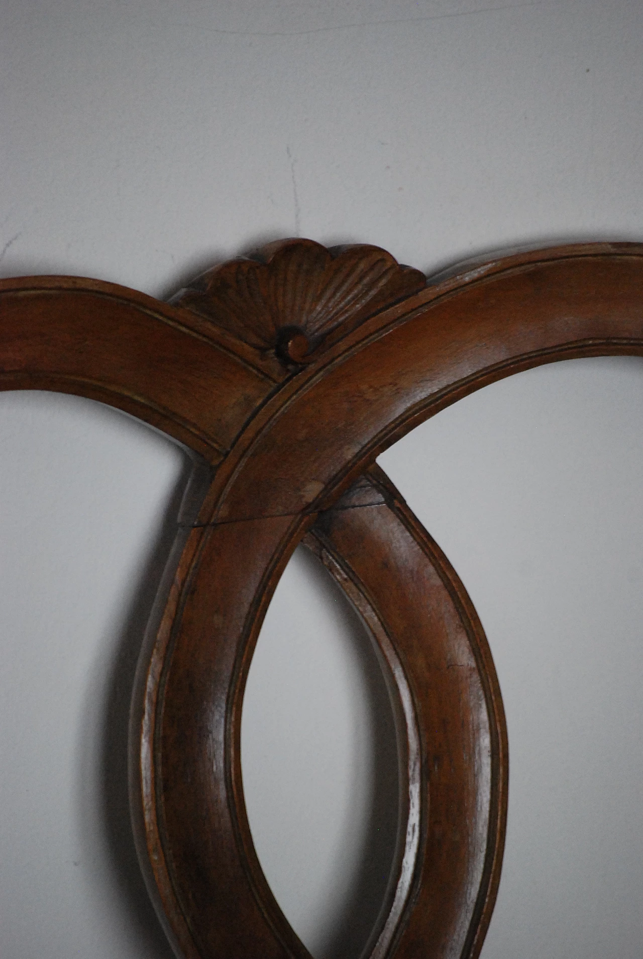 Chippendale style wood and burgundy velvet sofa, early 20th century 1