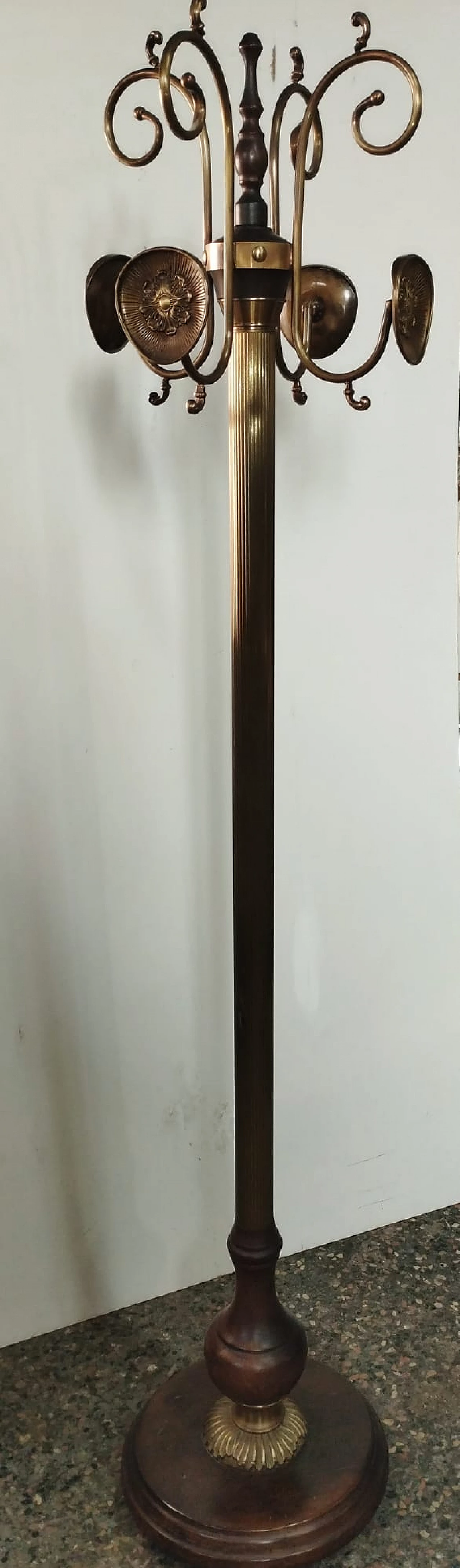 Appendiabiti in ottone e legno, anni '60 3