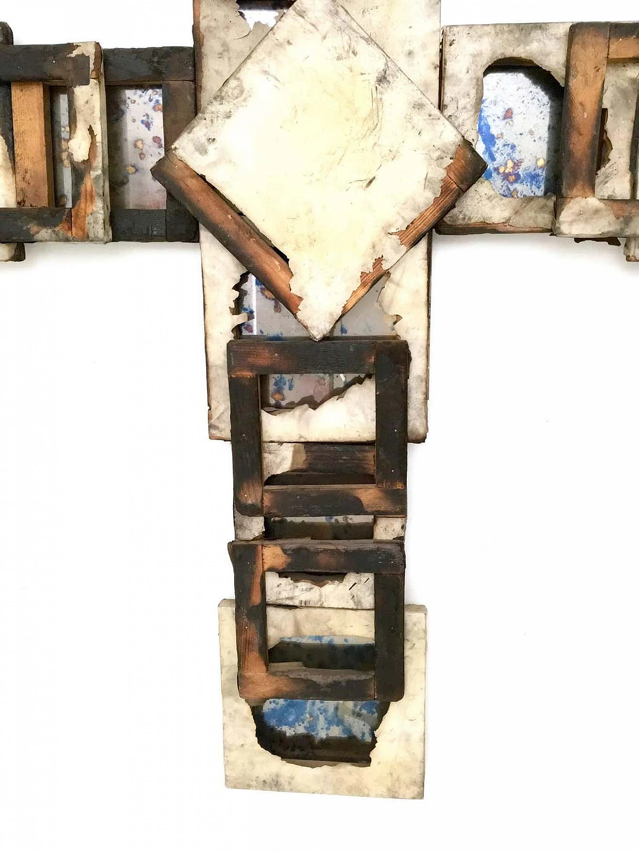 Santa Croce in metallo, vetro, legno e tela bruciata, anni '2000 8
