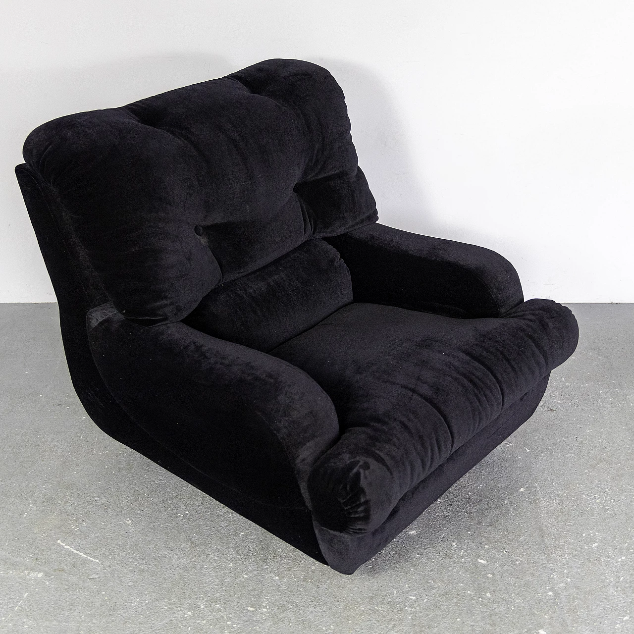 Pair of black velvet armchairs, 1970s 9