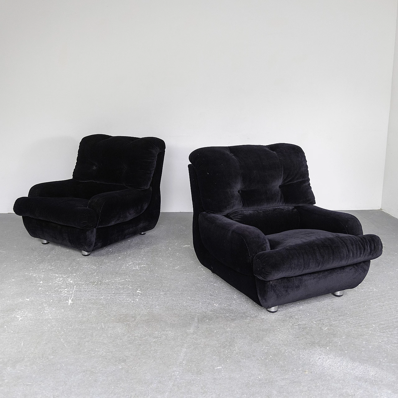 Pair of black velvet armchairs, 1970s 11