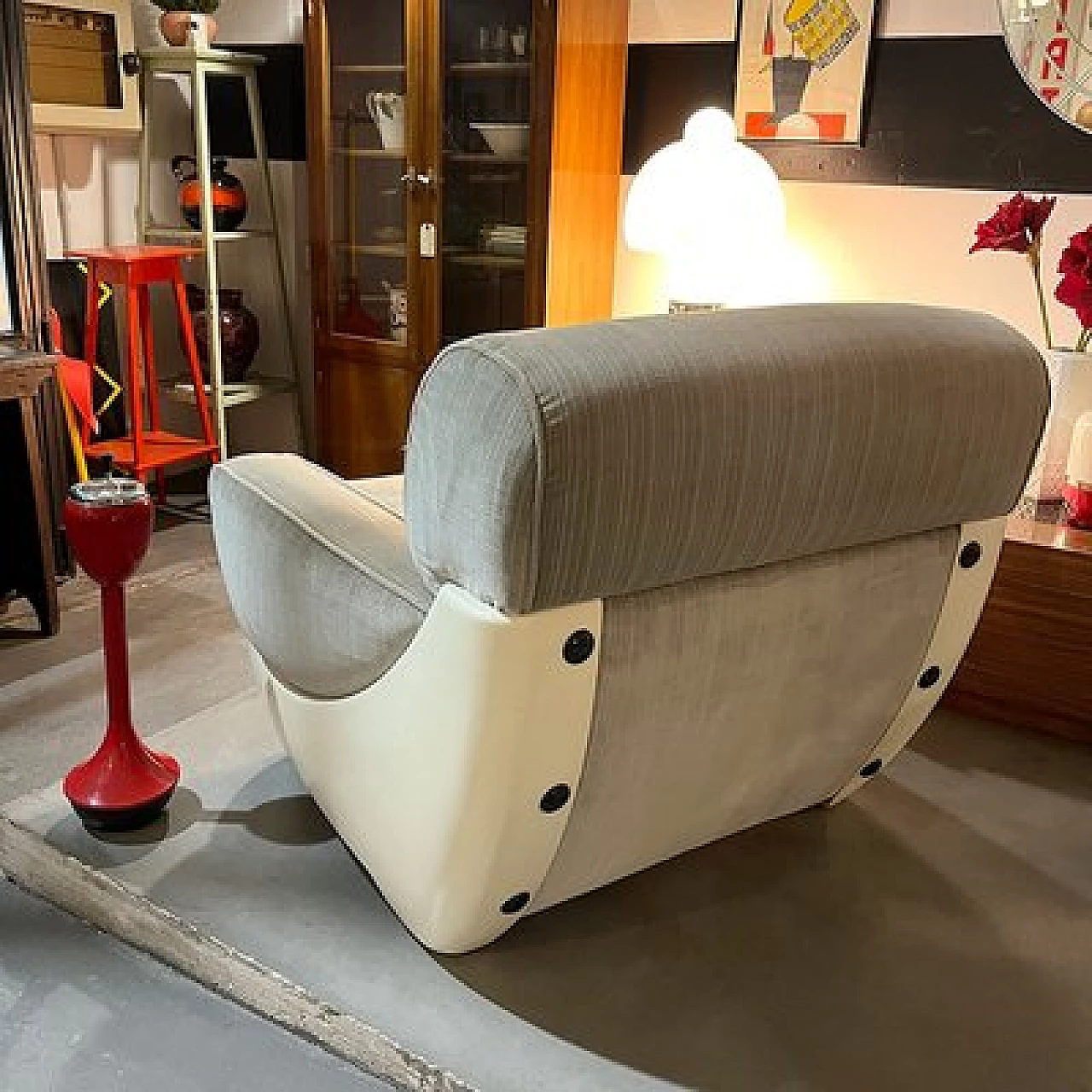 Poltrona in fibra di vetro e velluto grigio, anni '70 16