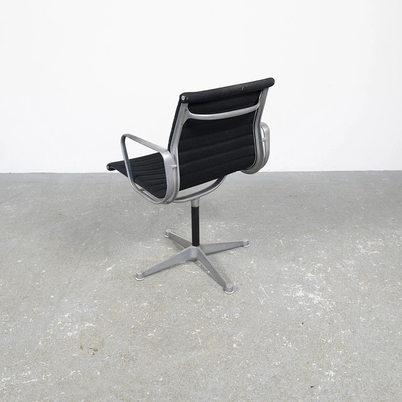 Aluminium Group armchair by Charles & Ray Eames for Herman Miller, 1970s 8