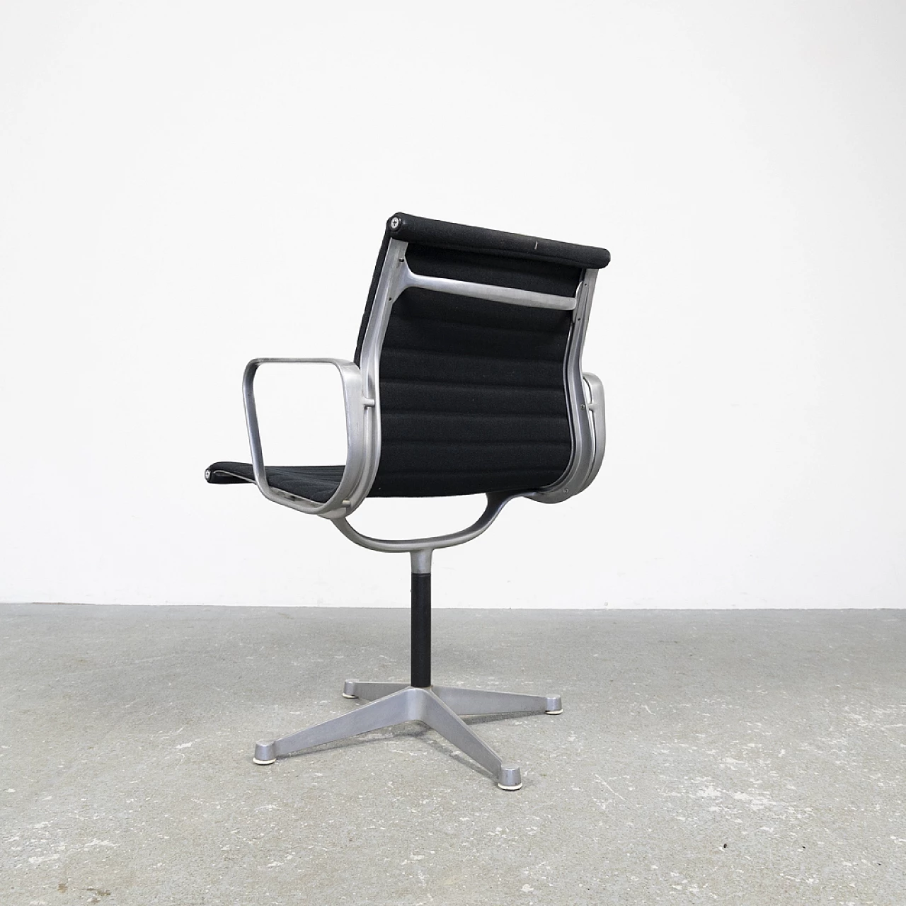 Aluminium Group armchair by Charles & Ray Eames for Herman Miller, 1970s 9
