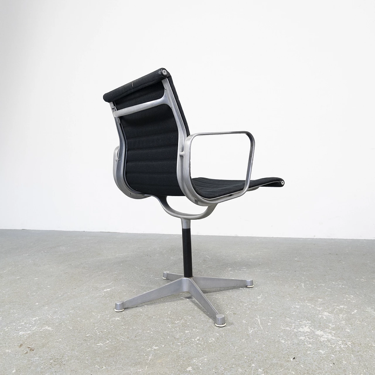 Aluminium Group armchair by Charles & Ray Eames for Herman Miller, 1970s 12
