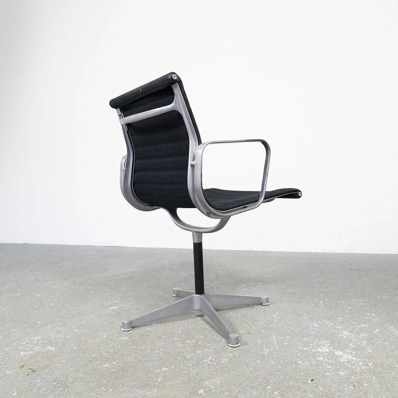 Poltrona Aluminium Group di Charles & Ray Eames per Herman Miller, anni '70 12