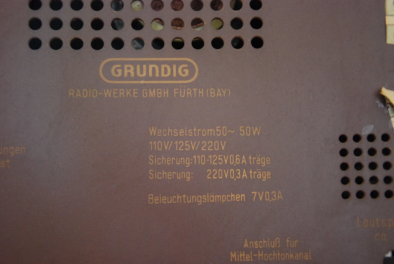 Radio 4017 Stereo in legno di Grundig, anni '60 7