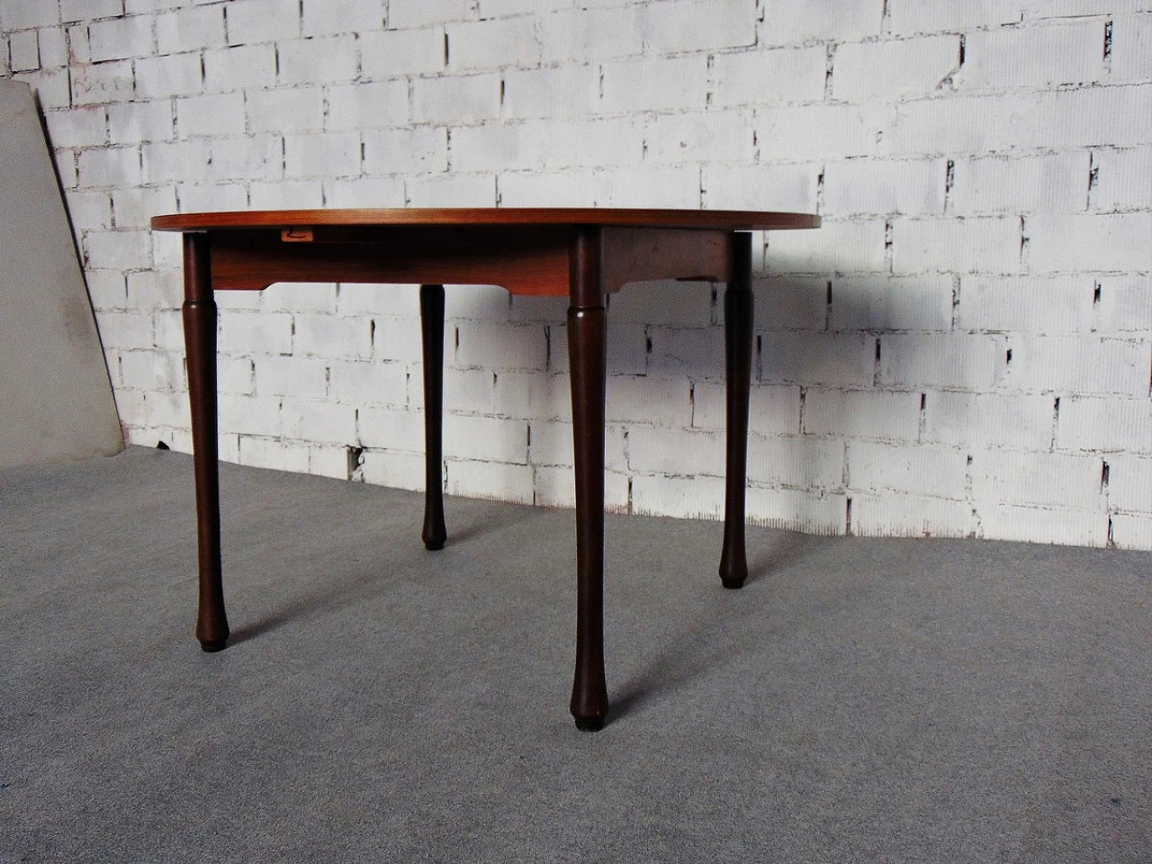 Round extendable wood table with teak laminate top, 1960s 2