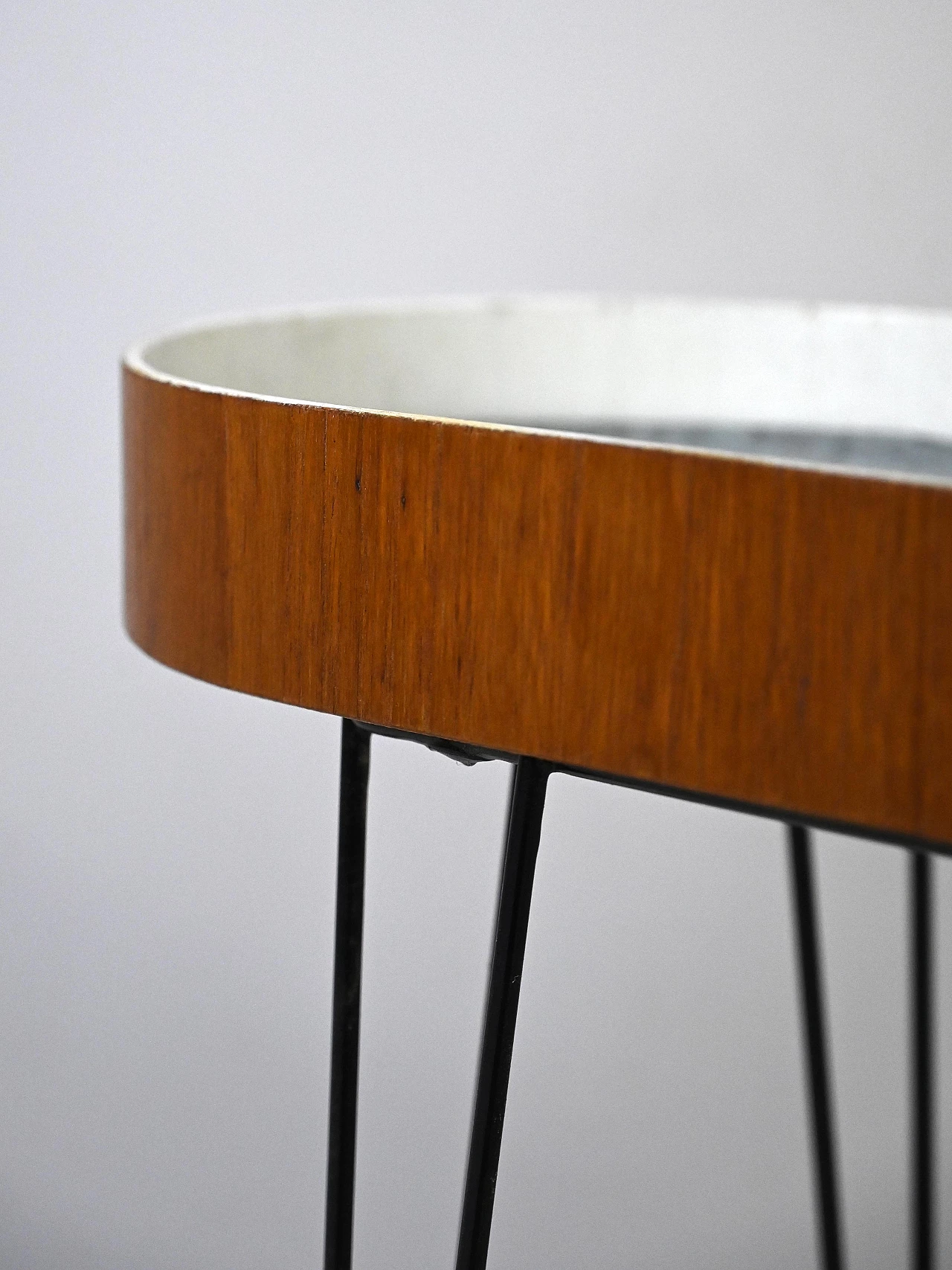 Fioriera scandinava in metallo e teak, anni '60 5