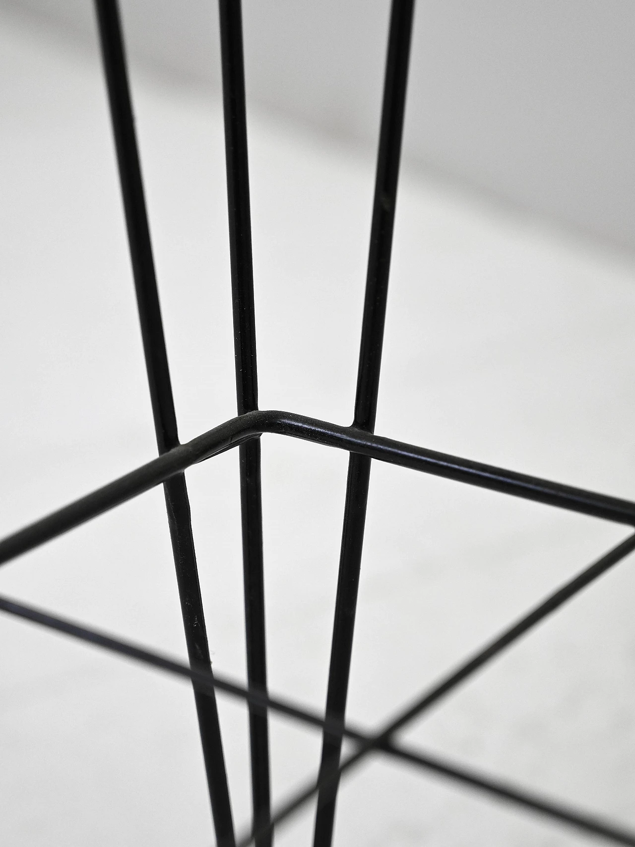 Fioriera scandinava in metallo e teak, anni '60 6