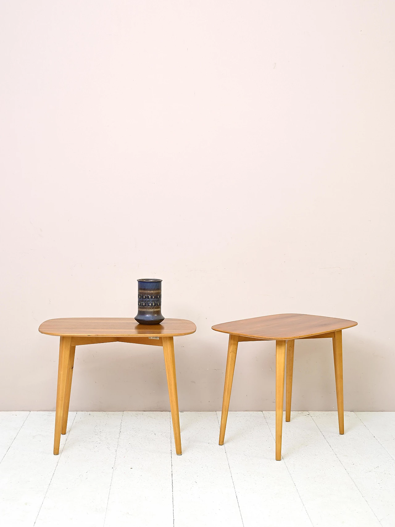 Pair of Scandinavian oval coffee tables with tapered legs, 1960s 2