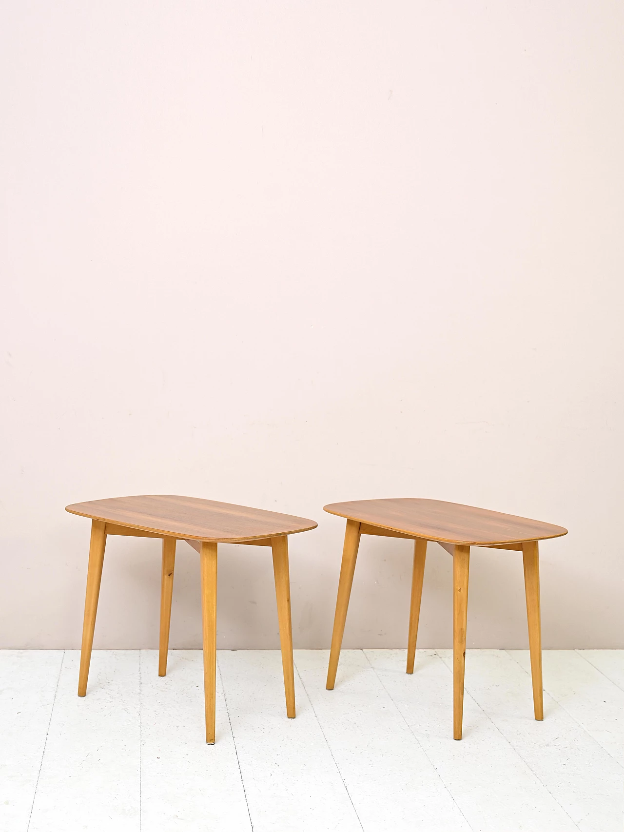 Pair of Scandinavian oval coffee tables with tapered legs, 1960s 4