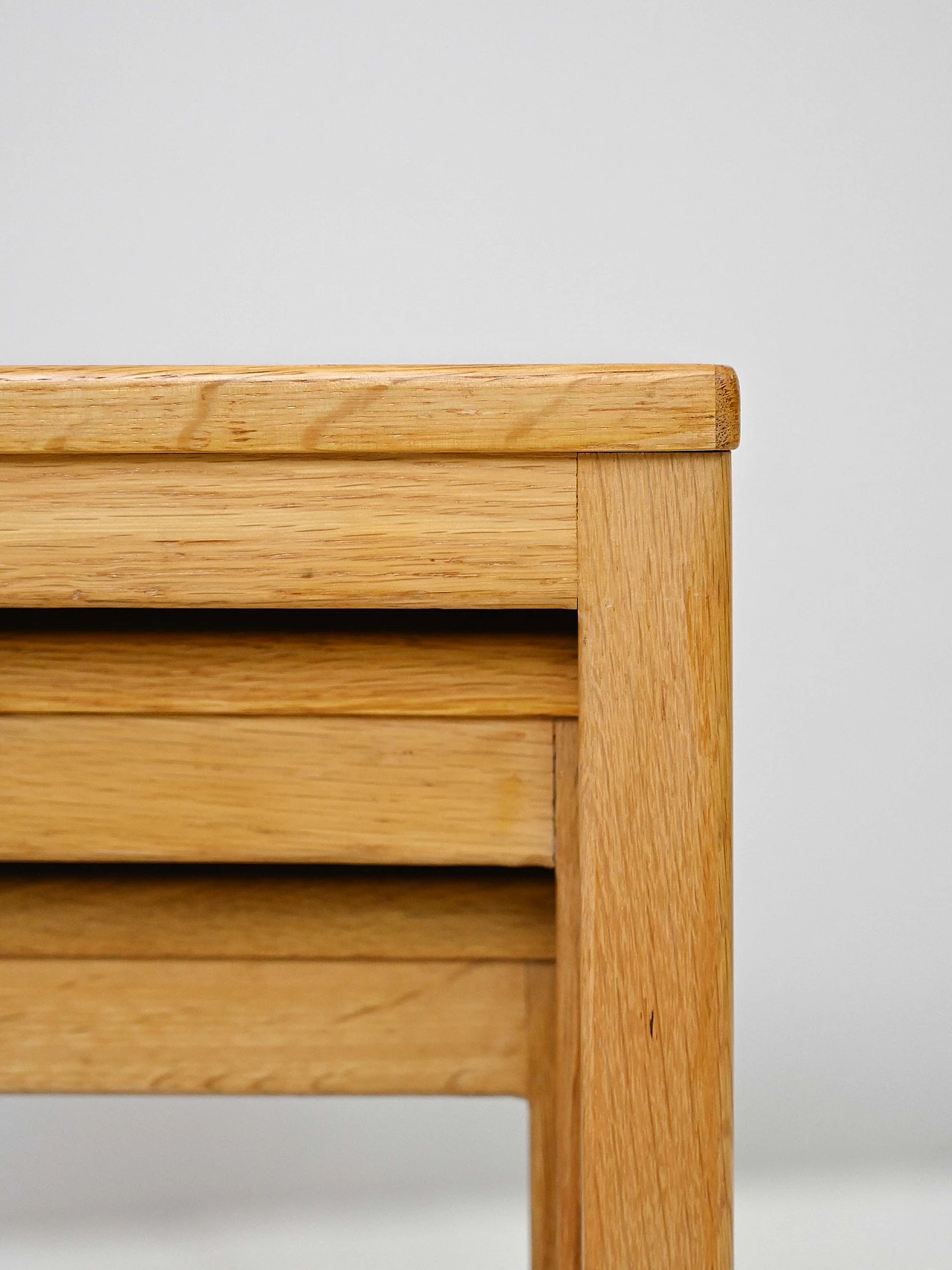 3 Oak nesting tables, 1960s 11