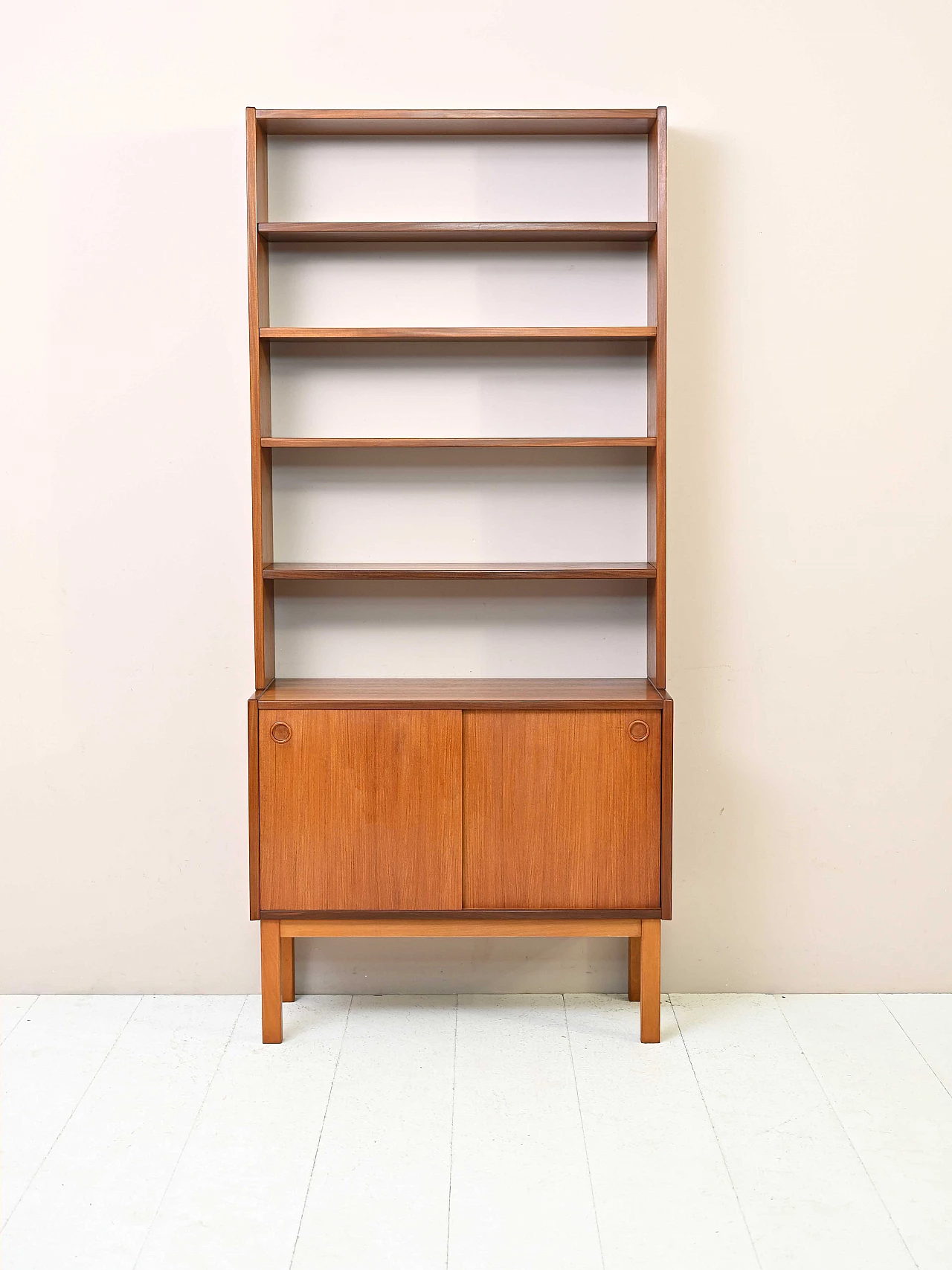 Libreria scandinava in teak con credenza ad ante scorrevoli, anni '60 2