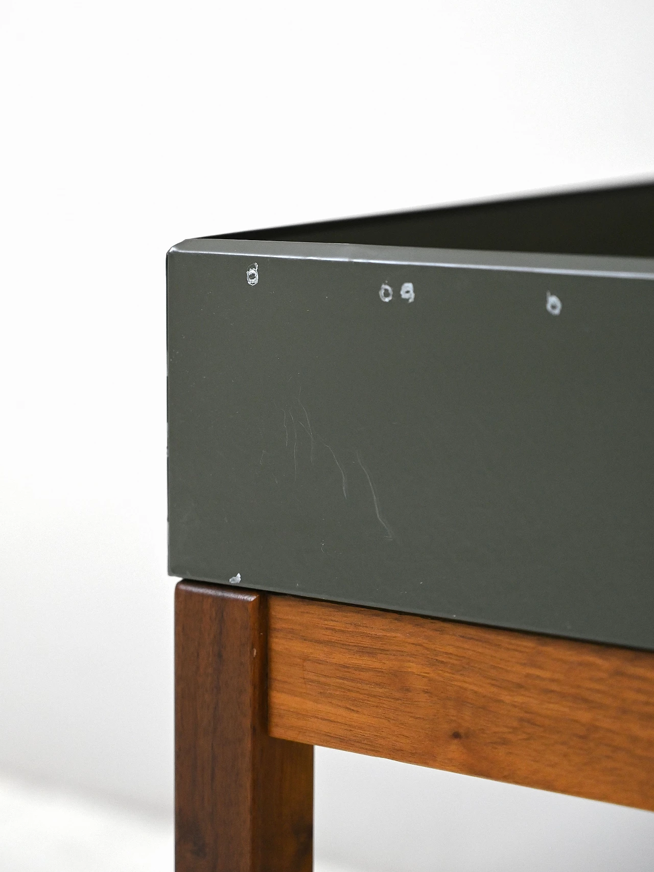 Fioriera scandinava in teak e metallo, anni '60 7