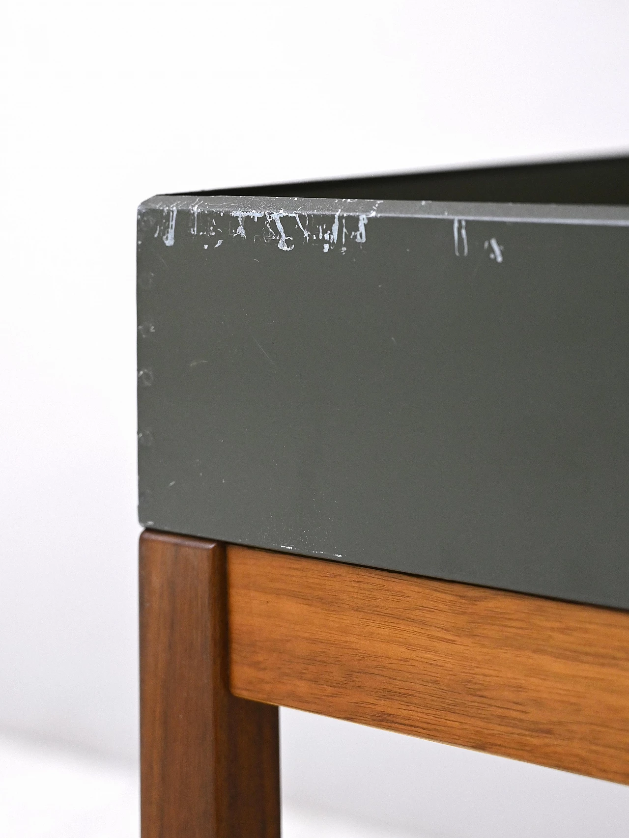 Fioriera scandinava in teak e metallo, anni '60 8