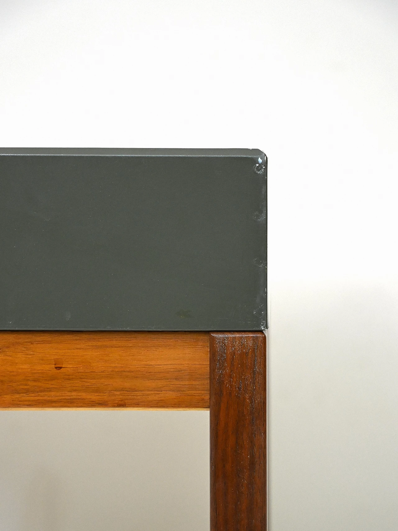 Fioriera scandinava in teak e metallo, anni '60 9