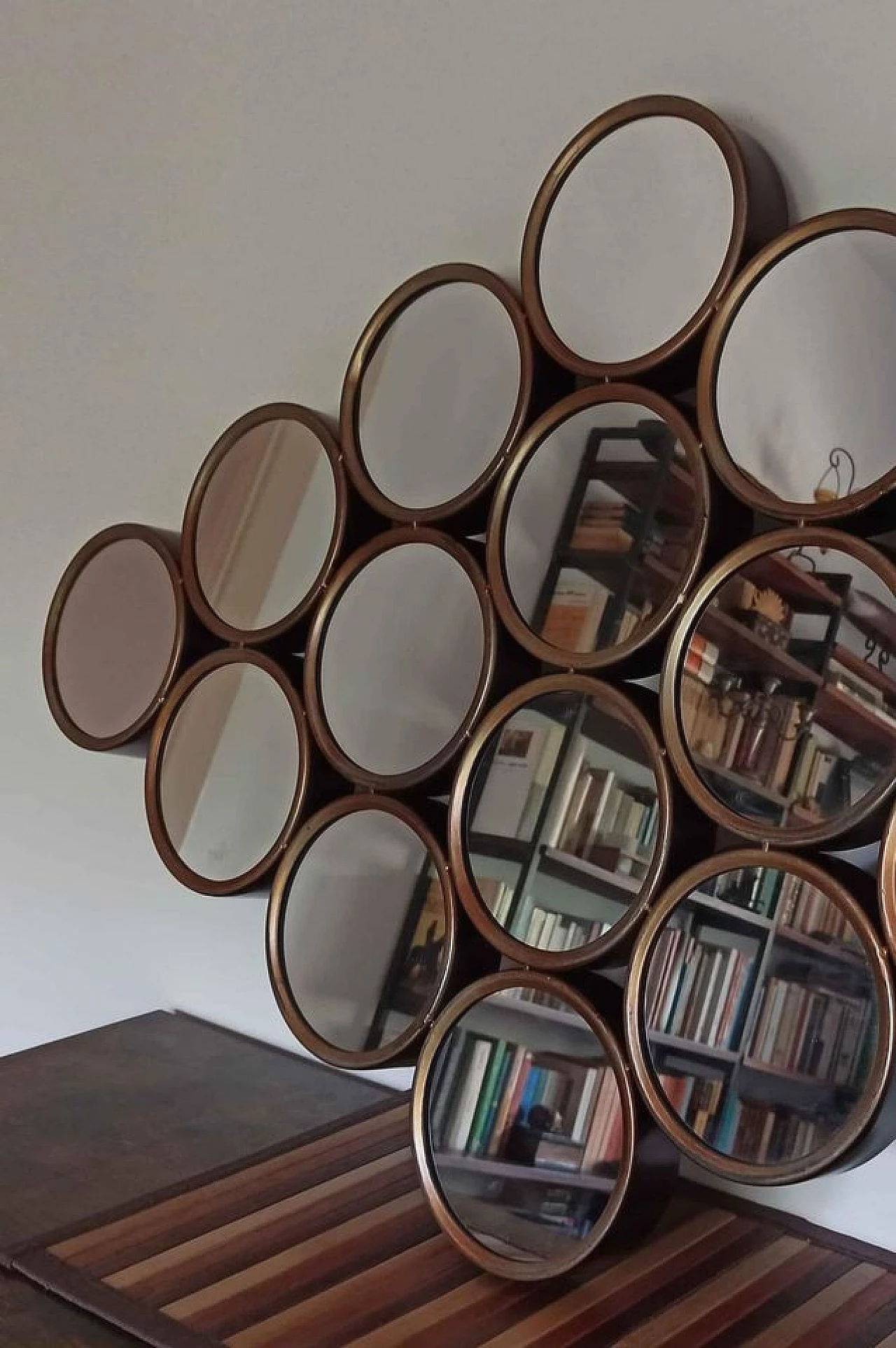 Specchio da parete romboidale in metallo anticato 1