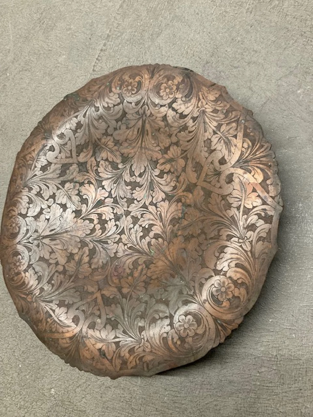 Copper centrepiece with floral embossing, 19th century 6