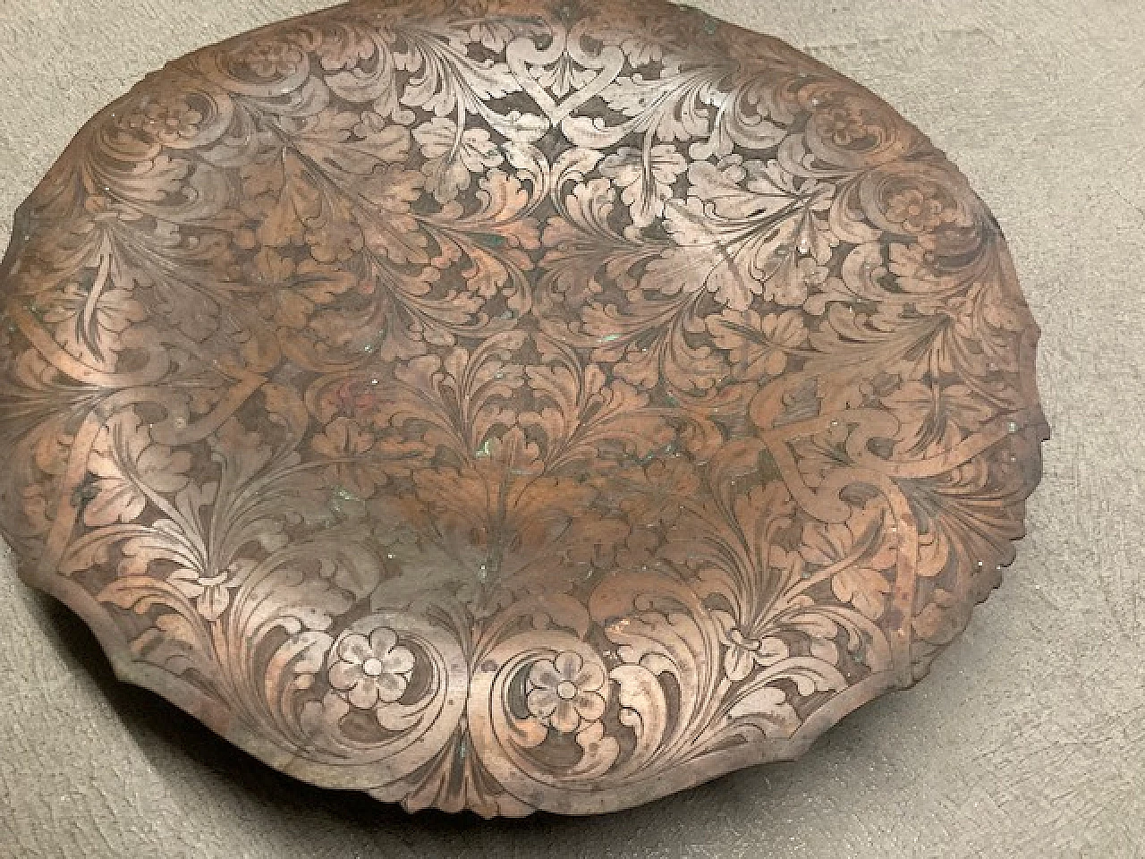 Copper centrepiece with floral embossing, 19th century 9