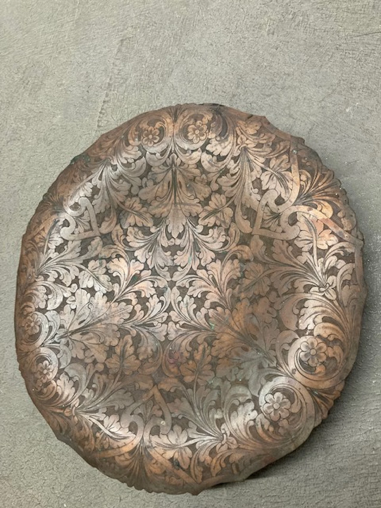 Copper centrepiece with floral embossing, 19th century 11