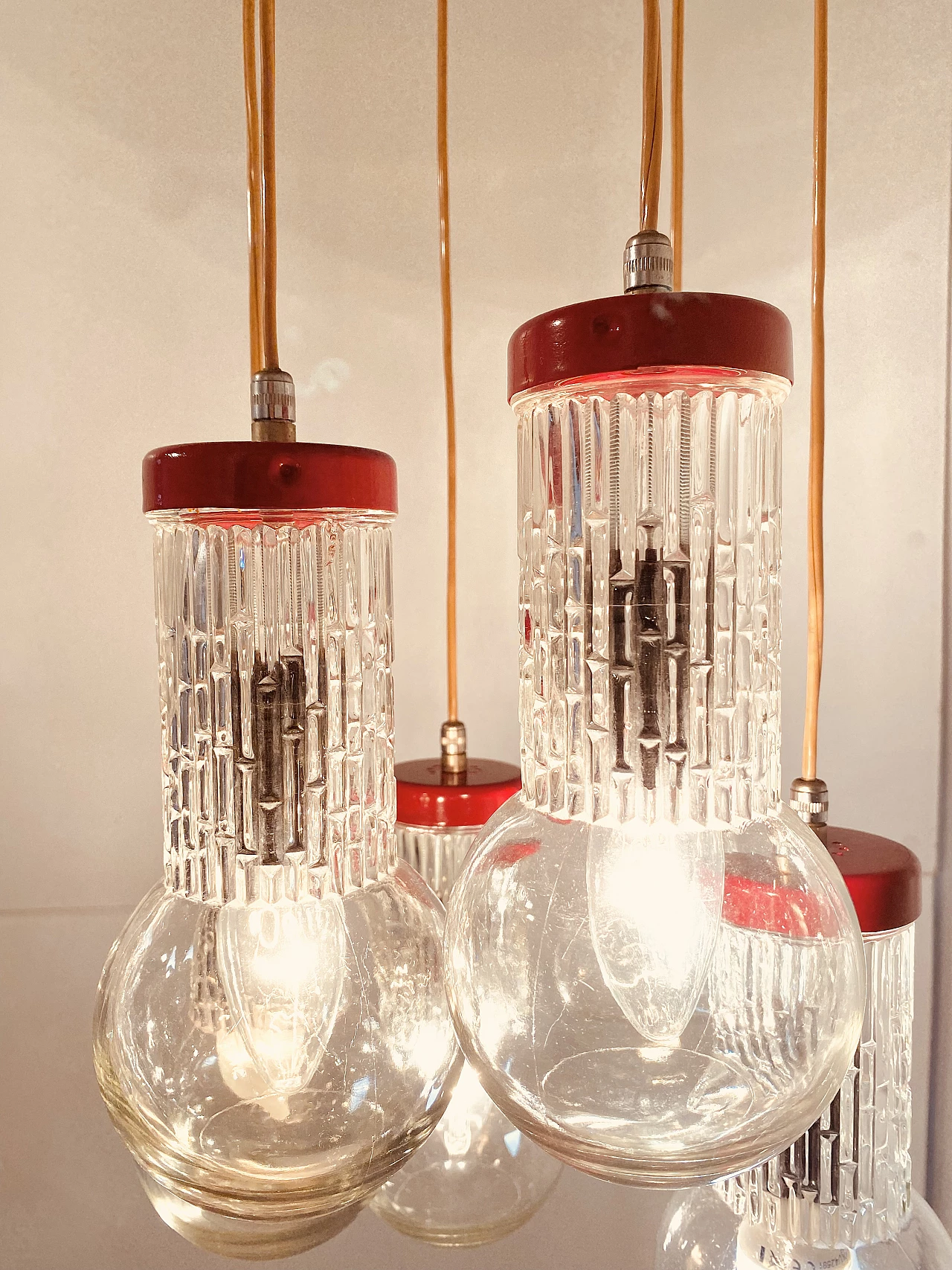 Lampadario in metallo rosso e vetro nello stile di Stilnovo, anni '50 3