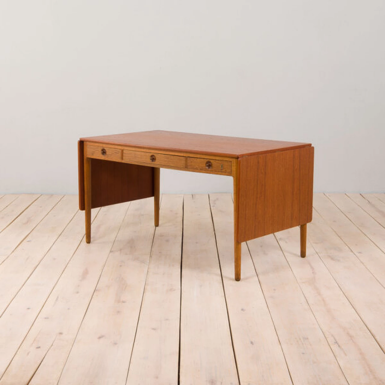 Scrivania in teak e quercia di Hans J. Wegner per Andreas Tuck, anni '50 7