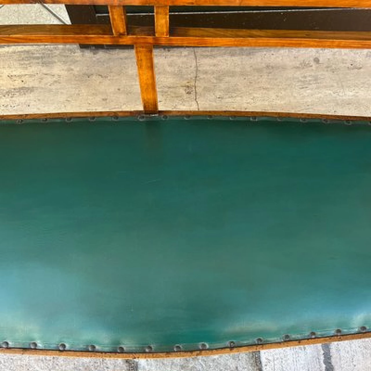 Divano in noce e skai verde, anni '30 10