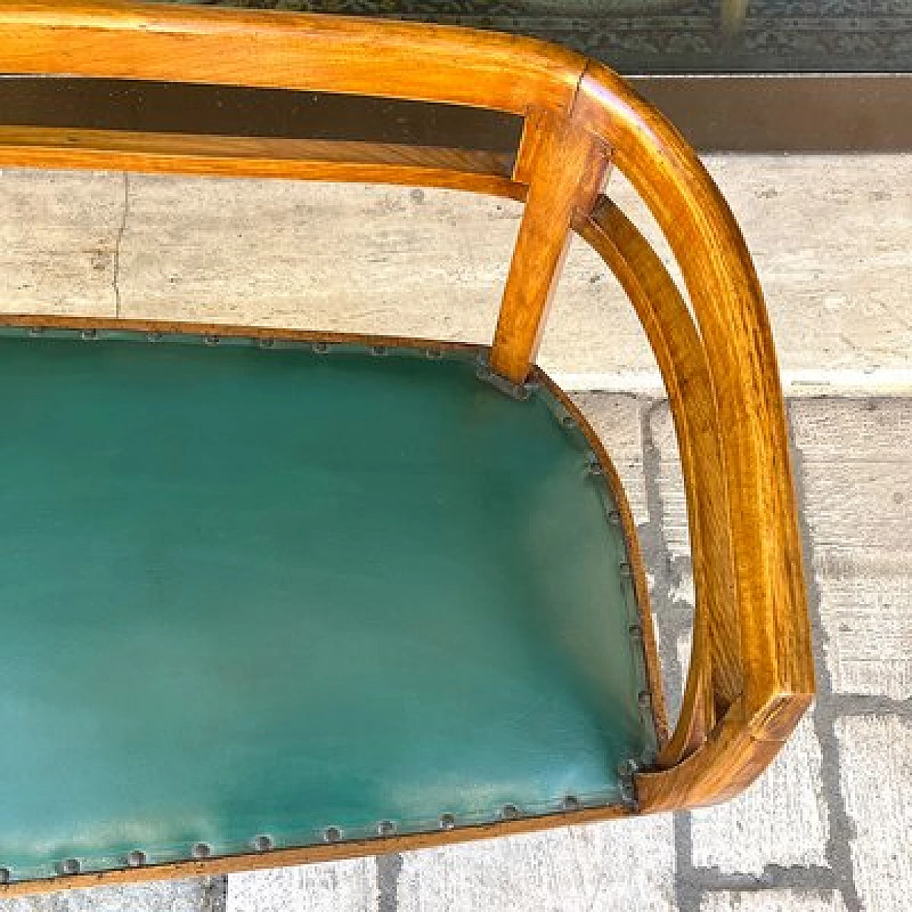 Divano in noce e skai verde, anni '30 11