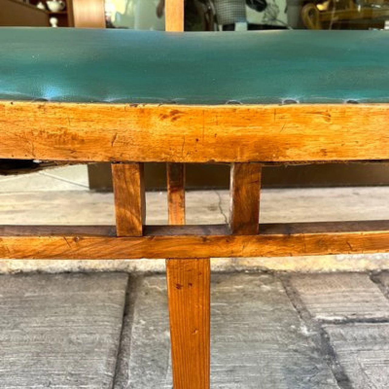 Divano in noce e skai verde, anni '30 14