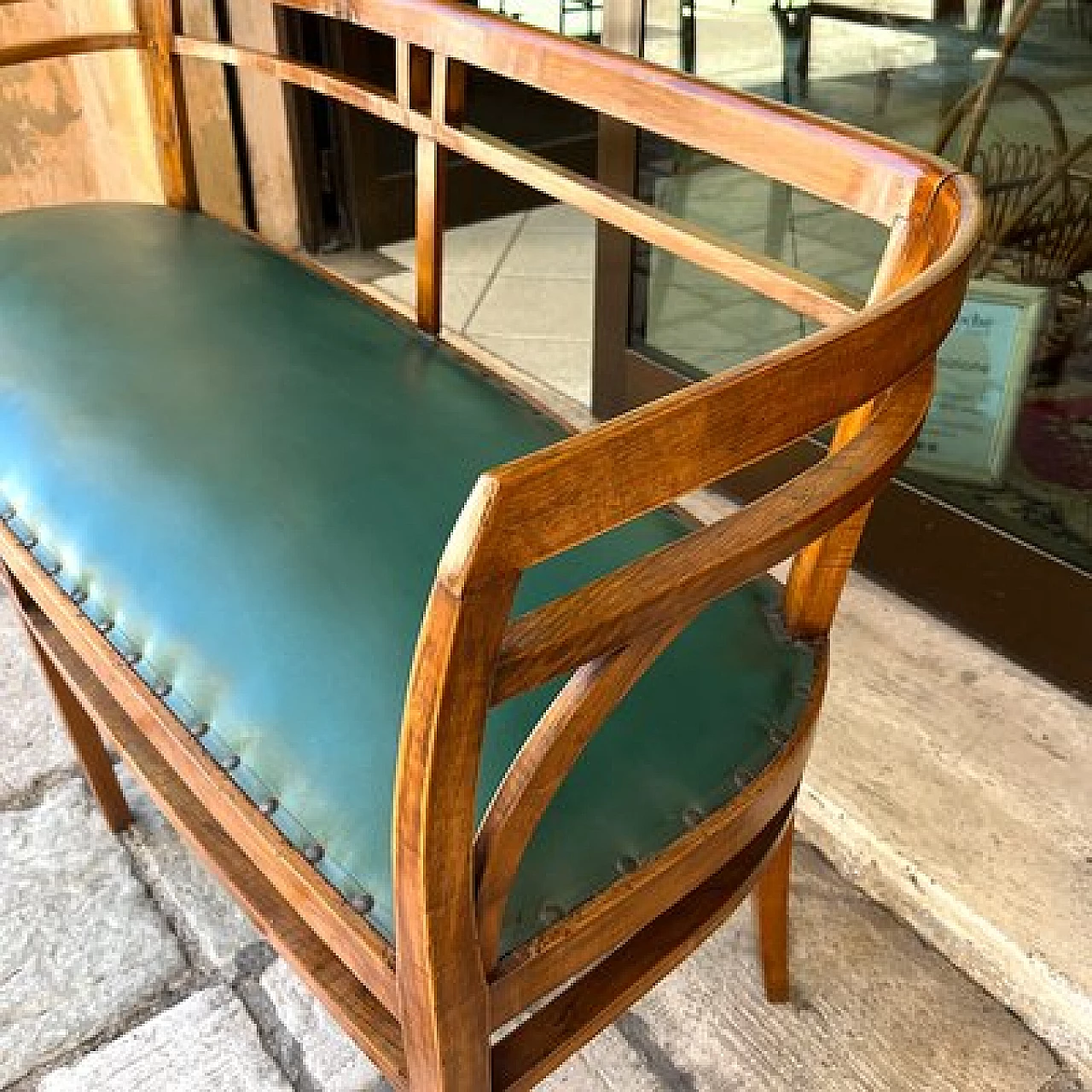 Divano in noce e skai verde, anni '30 15