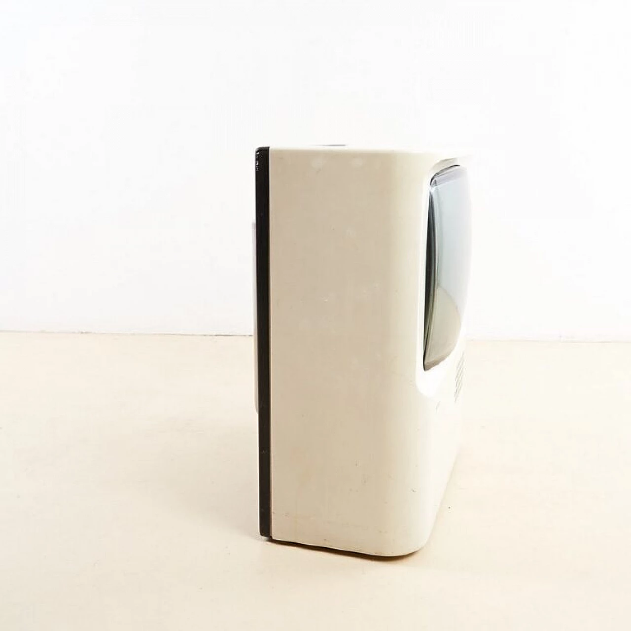 Voxon colour television, late 20th century 6