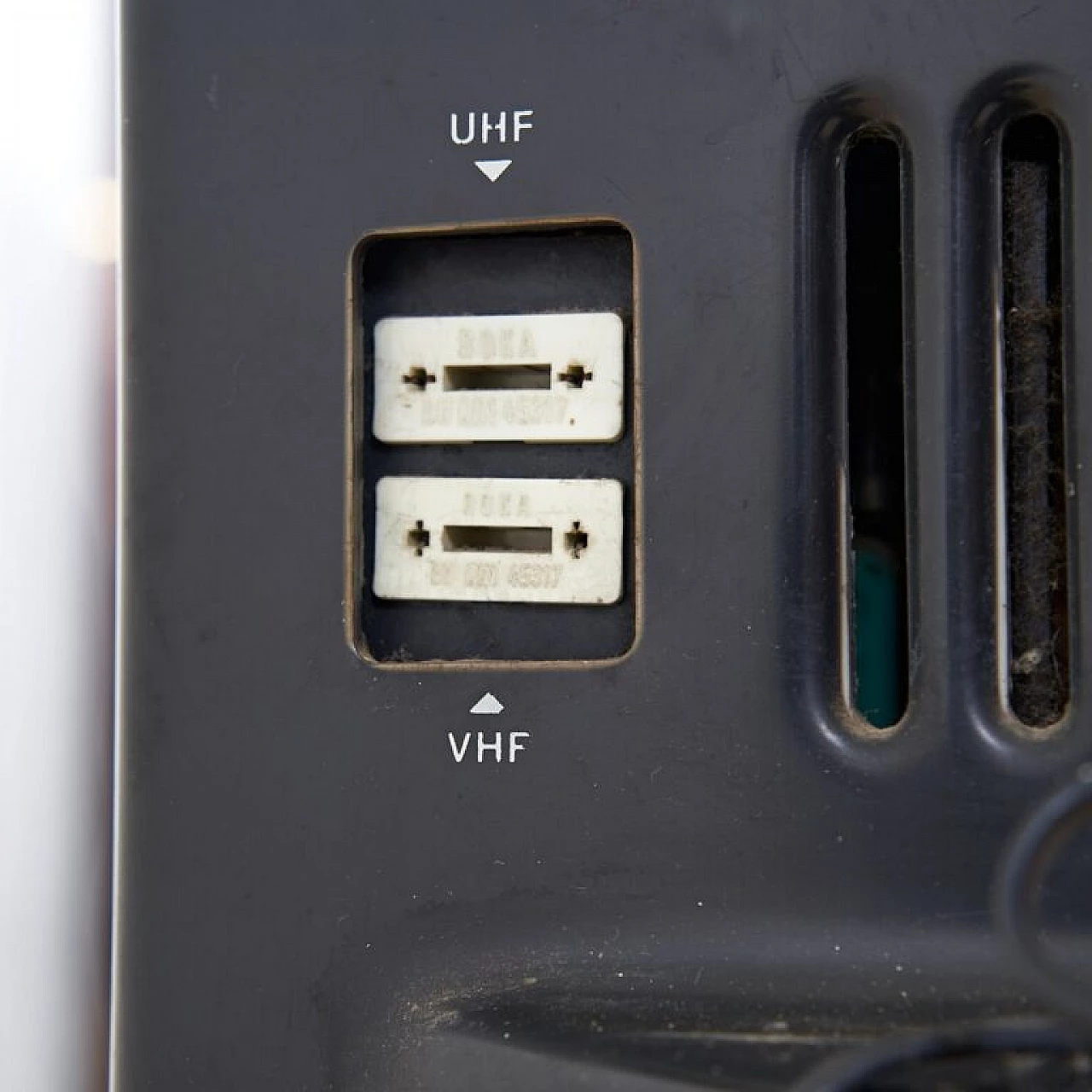 Voxon colour television, late 20th century 12