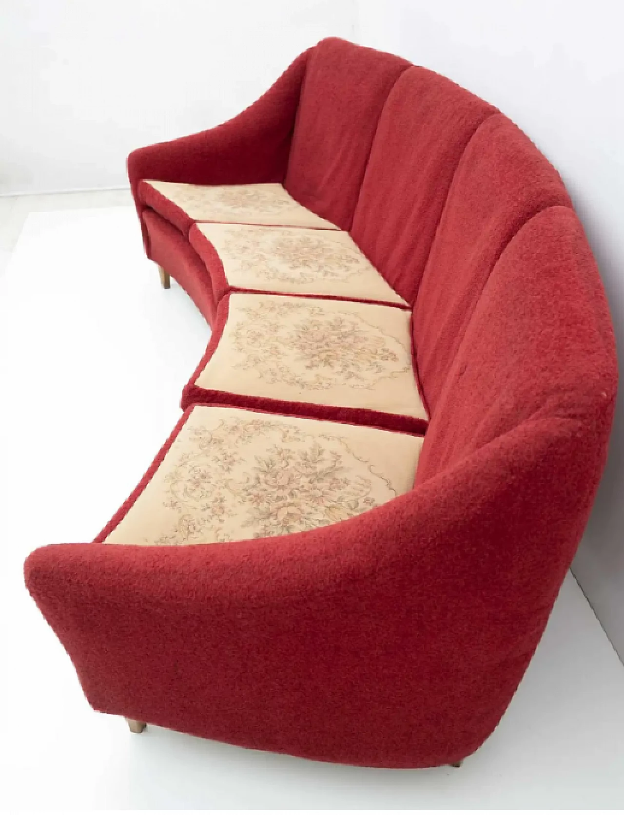 Divano curvo a quattro posti in velluto, anni '50 7