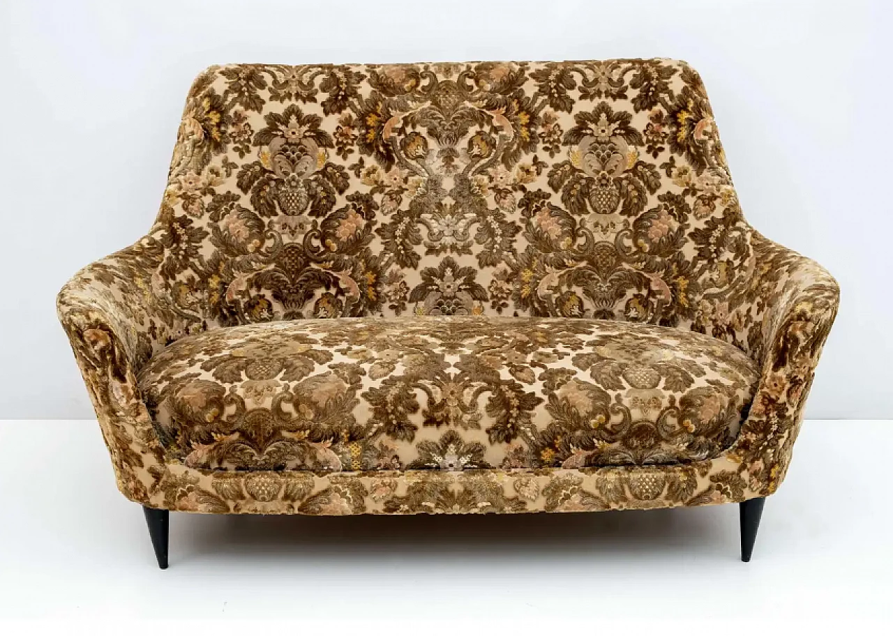 Piccolo divano in tessuto curvo, anni '50 2