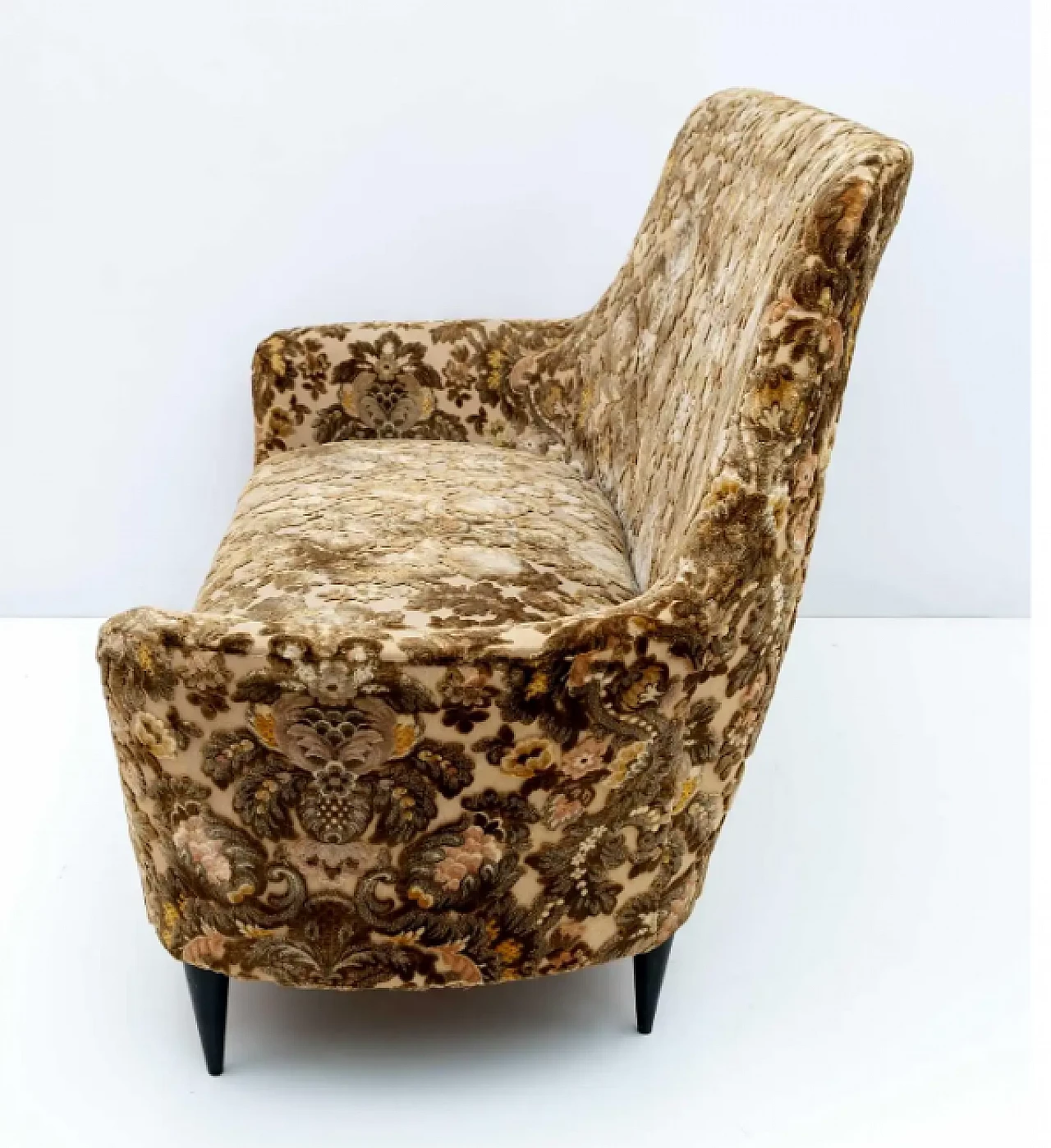 Piccolo divano in tessuto curvo, anni '50 6