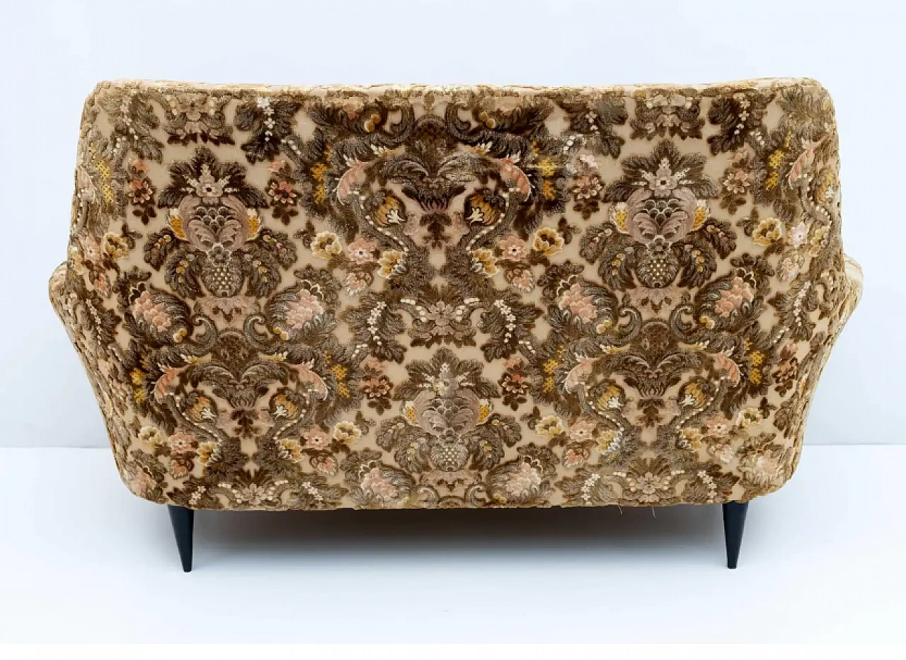 Piccolo divano in tessuto curvo, anni '50 7