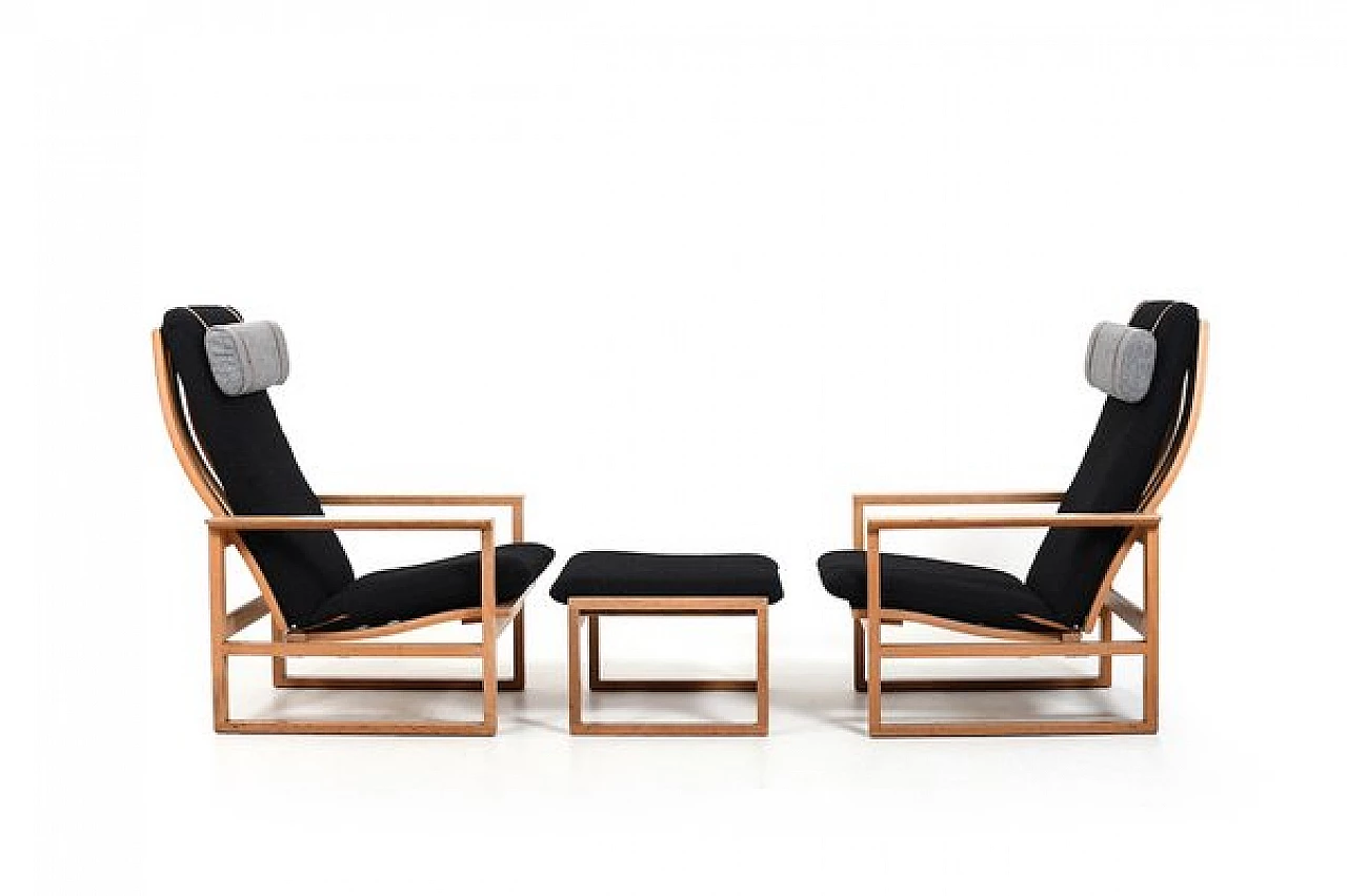 Pair of BM-2254 sled base armchair and stool by Børge Mogensen for Fredericia, 1960s 2