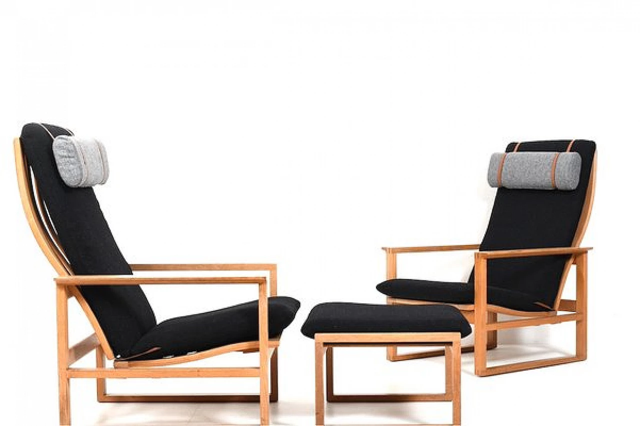 Pair of BM-2254 sled base armchair and stool by Børge Mogensen for Fredericia, 1960s 4