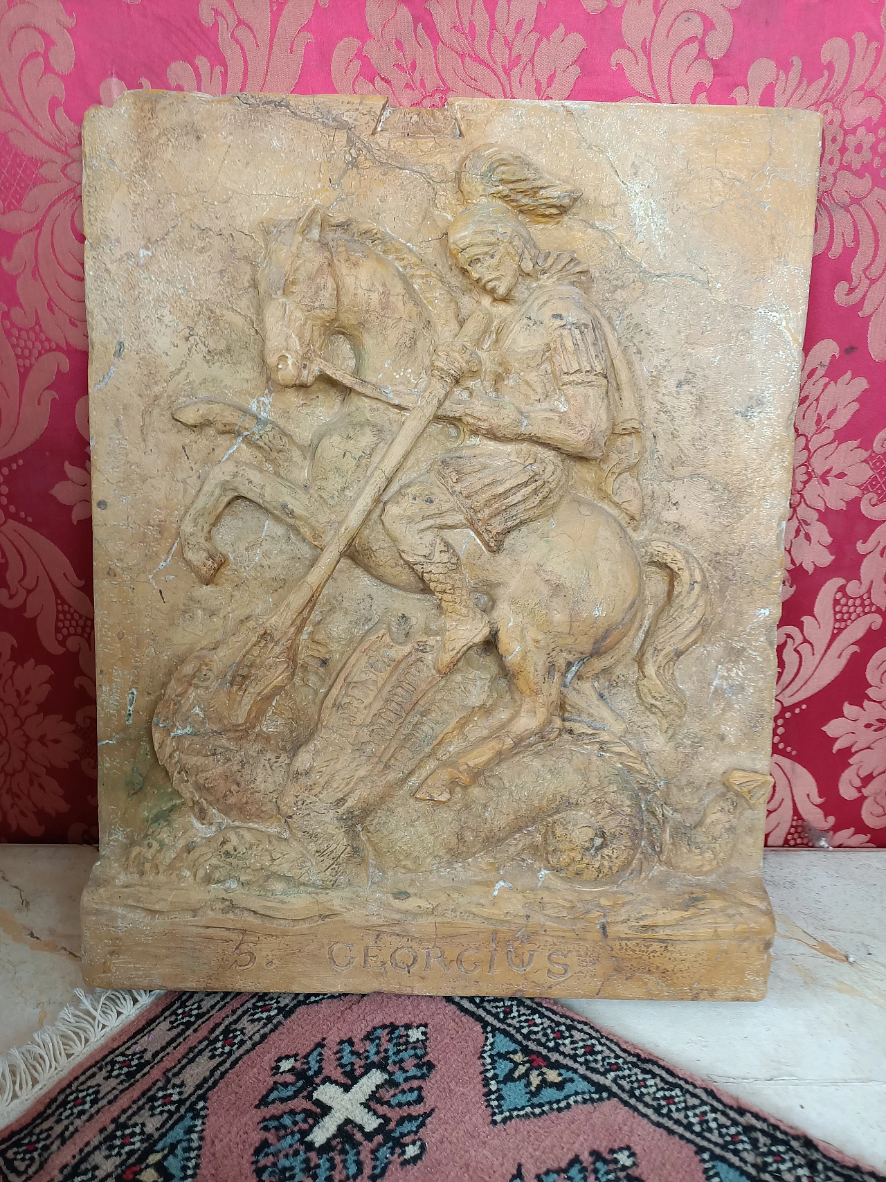 Bassorilievo di San Giorgio e il drago in marmo Nembro giallo, fine '800 1
